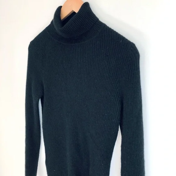 Black ribbed cashmere turtleneck sweater - Picture 9 of 14